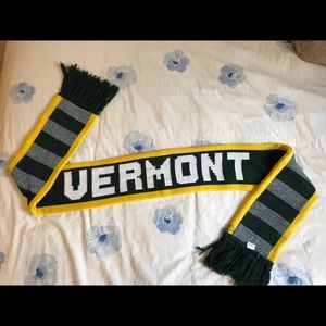 University of Vermont catamount scarf
